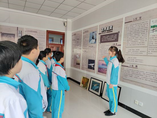 荣成市好运角中学开展金牌讲解焕发生命的光彩活动