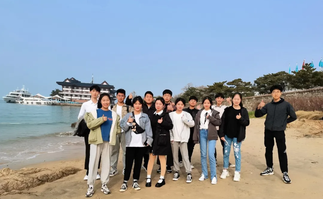 威海艺校师生参演快闪