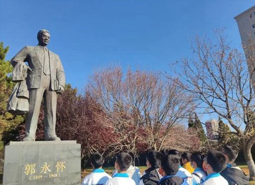 荣成市好运角中学开展学习英雄先辈培植爱国情怀红色研学活动
